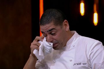 ״הדי פיצוצים״: יוסי שיטרית רחוק מהבית