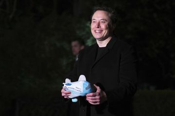 אילון מאסק מספק הסברים לגבי ילדיו