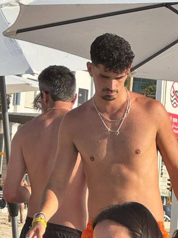 צפו: תומר טליאס מתאושש בים