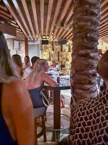 פפראצי: מאור ברוכמן מ"האח הגדול" ביוון עם... מישהו