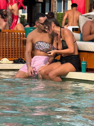 ארז איסקוב בפוקט, והוא לא לבד