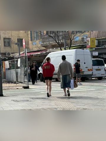 דוגמנית וג'נטלמן: הזוג המדובר של "האח הגדול" בביקור מולדת