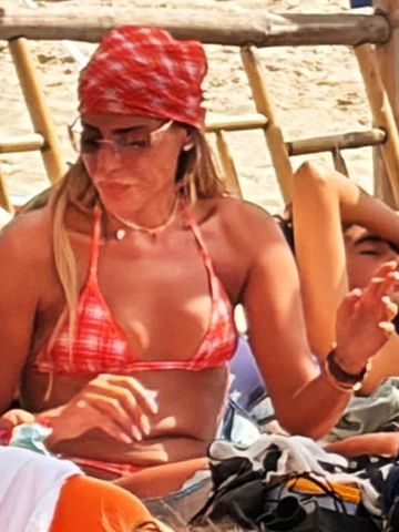 הספיקה להתאושש: נסרין יצאה לחוף